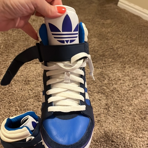 Adidas women’s high tops - Picture 3 of 6